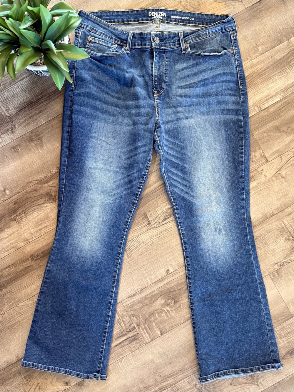 Denizen from Levi’s modern boot cut jeans size 16 Short